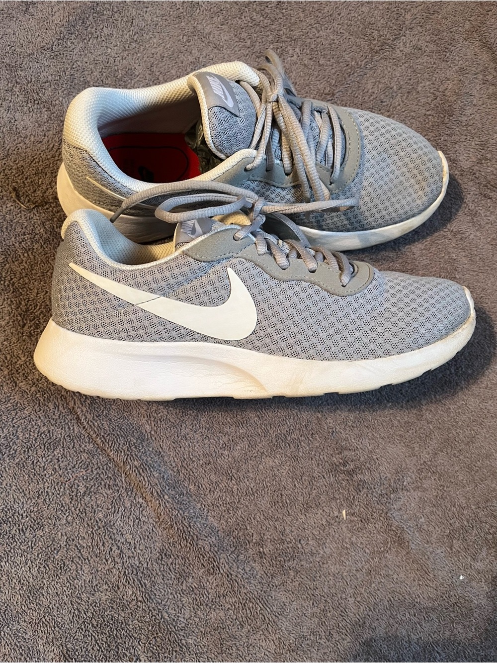Nike Tanjun woman’s Gray Mesh Running Shoes 7.5